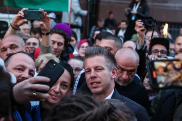 Magyar „minden eddiginél nagyobb” tüntetést hirdetett a választás előestéjére