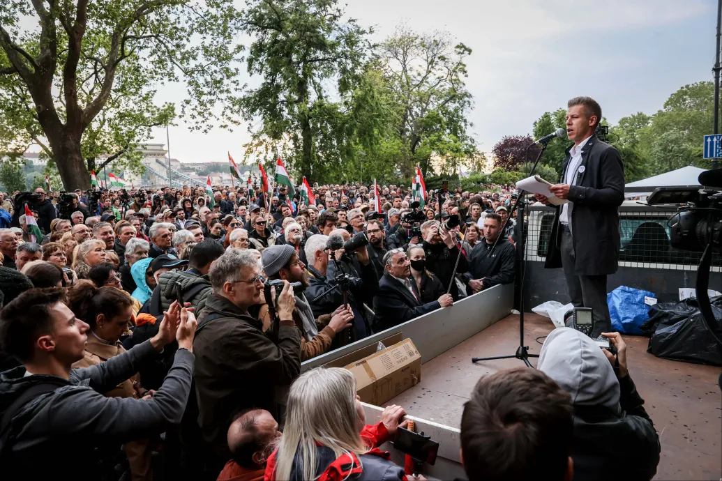 Szánalmasan sikertelen akcióként tálalta Magyar Péter tüntetését a kormánymédia