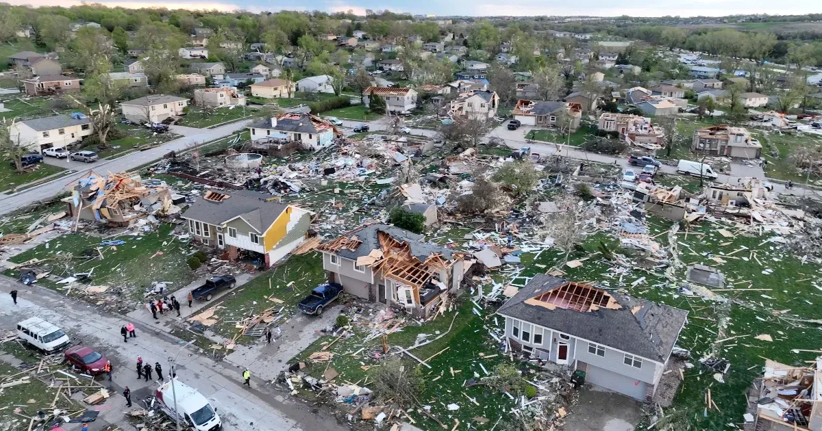 Homes were damaged by the devastating hurricane in the United States of America, and several people were injured