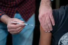 Úttörő mRNS-alapú vakcinát tesztelnek a melanóma és más ráktípusok ellen