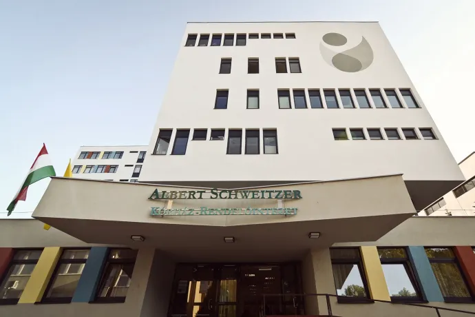 Egészséges kisfiút találtak a hatvani kórház inkubátorában
