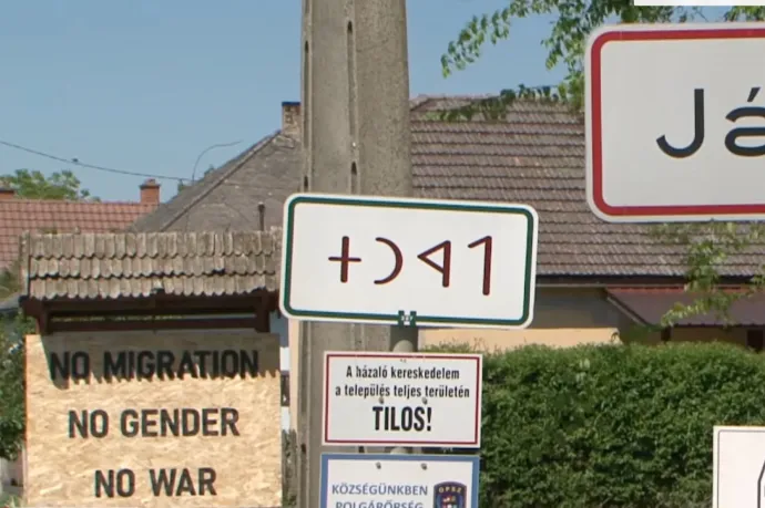 Lecserélte a polgármester a táblákat, Orbán-idézettel köszöntik a faluba érkezőket