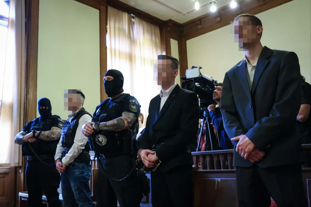 9 centis késsel 13 centi mély seb – a bíró szerint szánt szándékkal ölt a Deák téri késelő