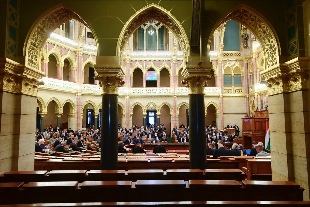 Új gyermekvédelmi csomag: a nevelőknél azt is ellenőriznék, hányszor járnak szórakozni és hova