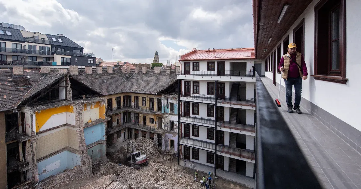 Száz éve József Attiláék nyomorogtak itt, most geotermikus hűtés-fűtéses lakások vannak Ferencváros legújabb önkormányzati bérházában