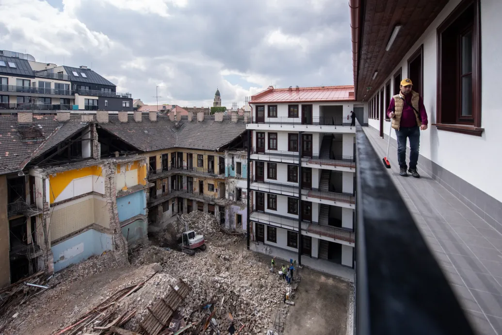 Száz éve József Attiláék nyomorogtak itt, most geotermikus hűtés-fűtéses lakások vannak Ferencváros legújabb önkormányzati bérházában