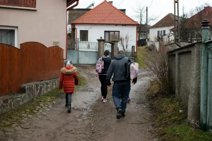 Közel 100 millió lejjel egészíti ki a kormány a meleg ebéd programot