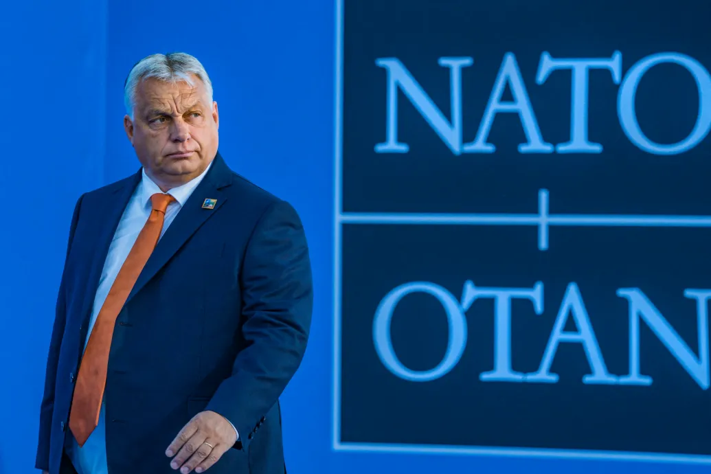 Orbánt hallgatva úgy tűnhet, hogy a NATO belekényszeríthetné tagjait egy háborúba