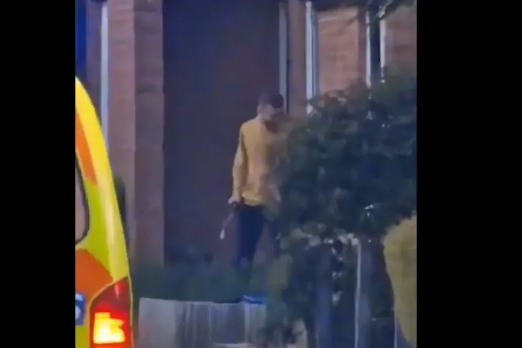 Karddal támadt egy férfi öt emberre Londonban, egy 13 éves fiú meghalt