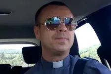 Az Orbánt Habonyról kérdező volt katolikus pap szerint elzavarták őt az egyháztól