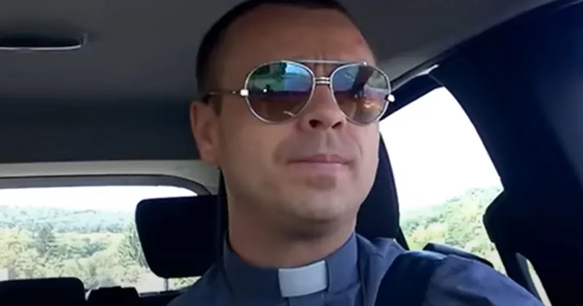 Az Orbánt Habonyról kérdező volt katolikus pap szerint elzavarták őt az egyháztól
