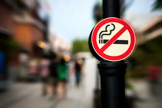 Több tucat rákkeltő vegyület lehet a cigarettafüstben