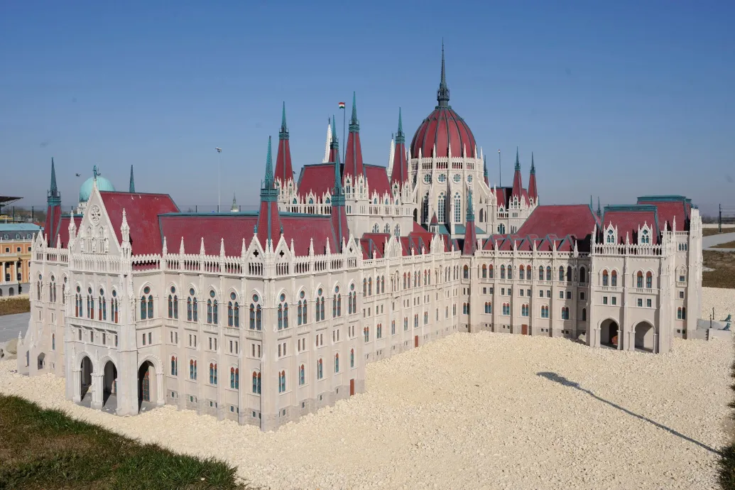 Három év börtönt kapott a mórahalmi mini Magyarország kitalálója, amiért nem fizette vissza a 400 milliós uniós támogatást