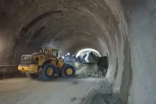 Kifúrták az első kilométernyi autópálya-alagutat Romániában