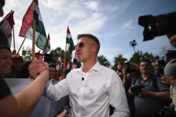 Reuters: Odalett Orbán Viktor nyugalma, Magyar Péter pártjának népszerűsége rohamosan növekszik