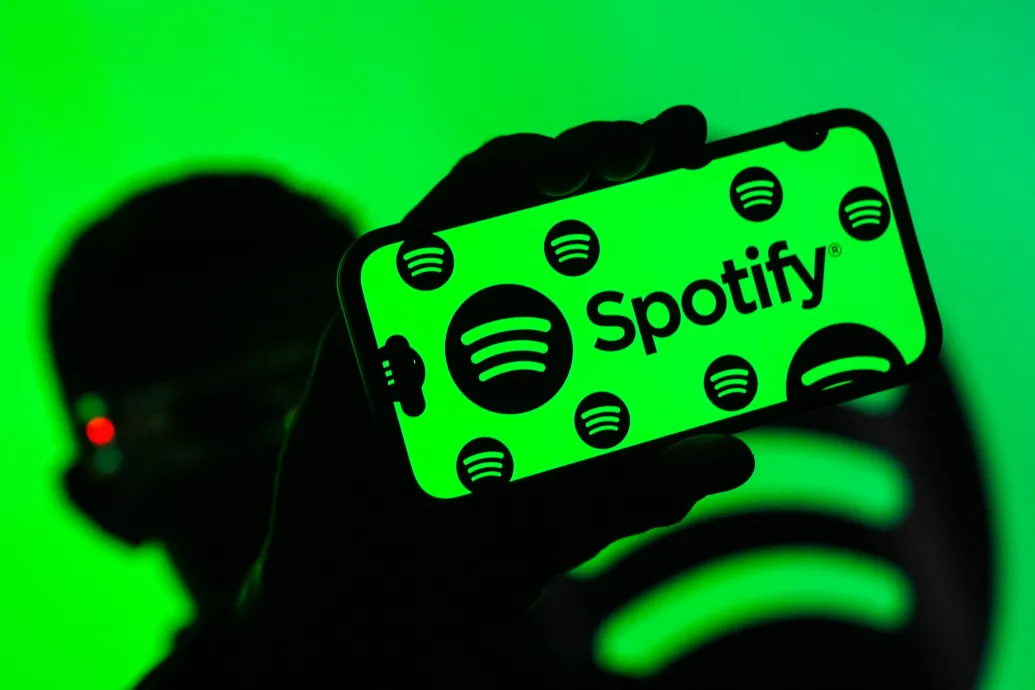 Úgy tűnik, a dalszövegeket is fizetőssé teszi a Spotify