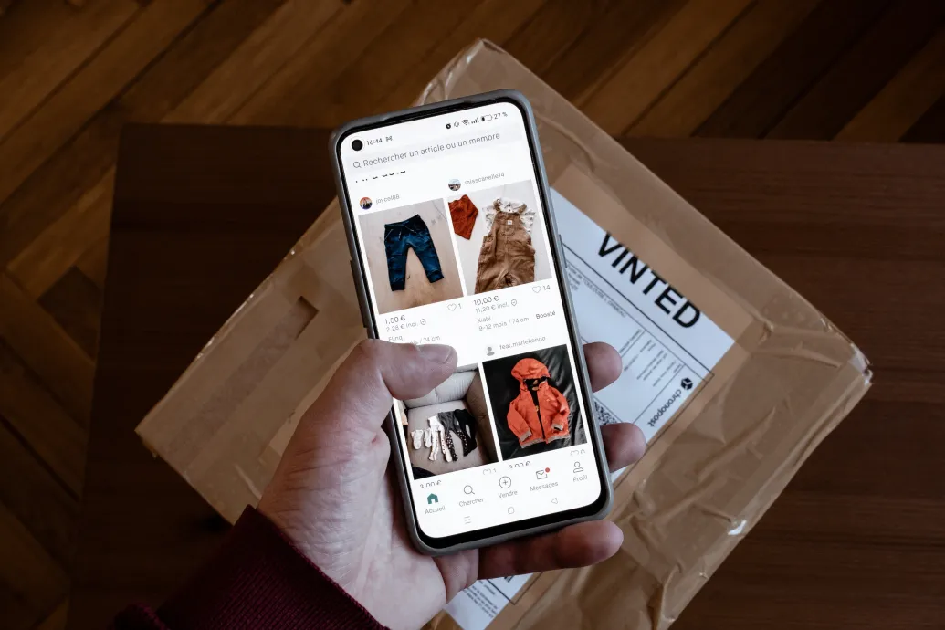 Dollármilliárdok vannak a használt ruhákban, a Vinted le is tarolta az európai piacot