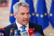 Az osztrák kancellár DNS-tesztekkel szorítaná vissza a bevándorlást