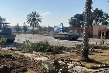 Izraeli tankok foglalták el a rafahi határátkelőt
