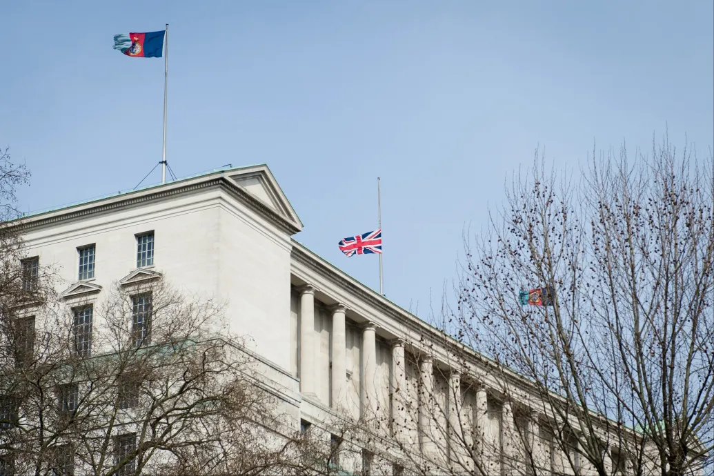 A britek azt gyanítják, Kína törte fel a fegyveres csapatok bérszámfejtő rendszerét