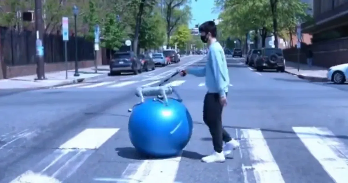 Már fitneszlabdákon egyensúlyoznak a robotkutyák
