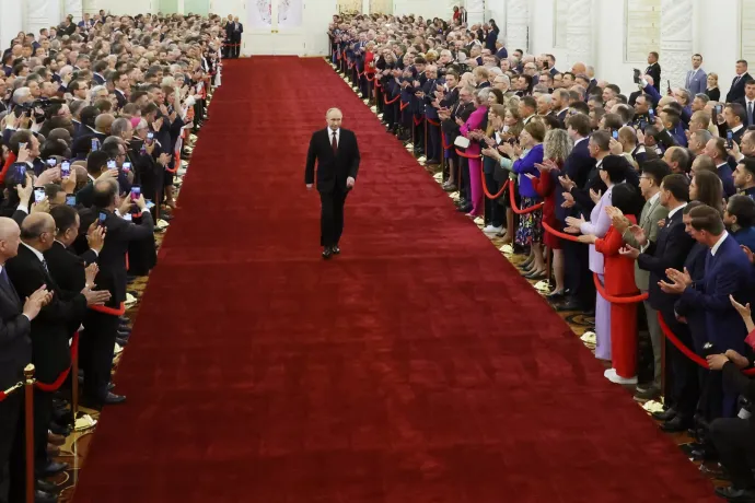 Újabb hat évre beiktatták elnöknek Vlagyimir Putyint