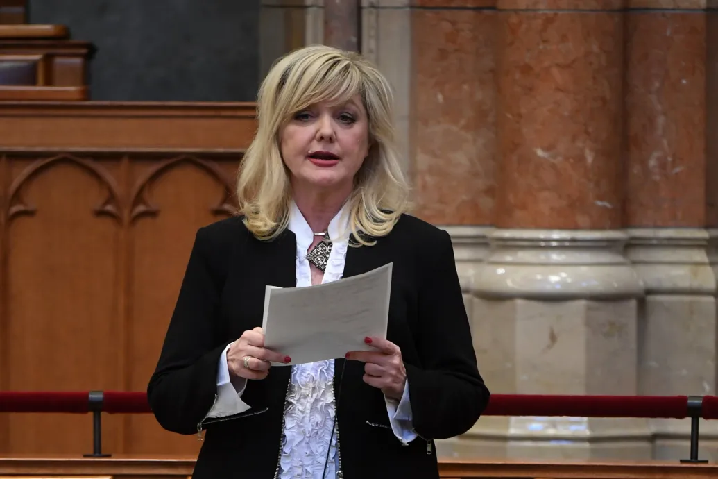 Nem támogatja a Fidesz-frakció Dunai Mónika gyónási titokra vonatkozó módosítását