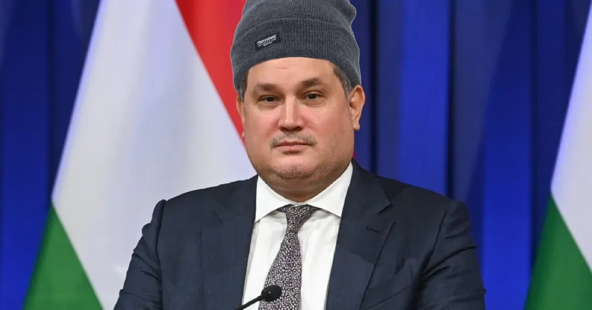 Azért rúgtak ki egy minisztériumi dolgozót, mert megosztott egy ársapkás mémet Nagy Mártonról