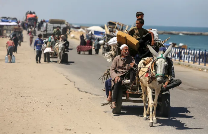 Rafahból menekülő palesztinok – Fotó: Majdi Fathi / Majdi Fathi/NurPhoto