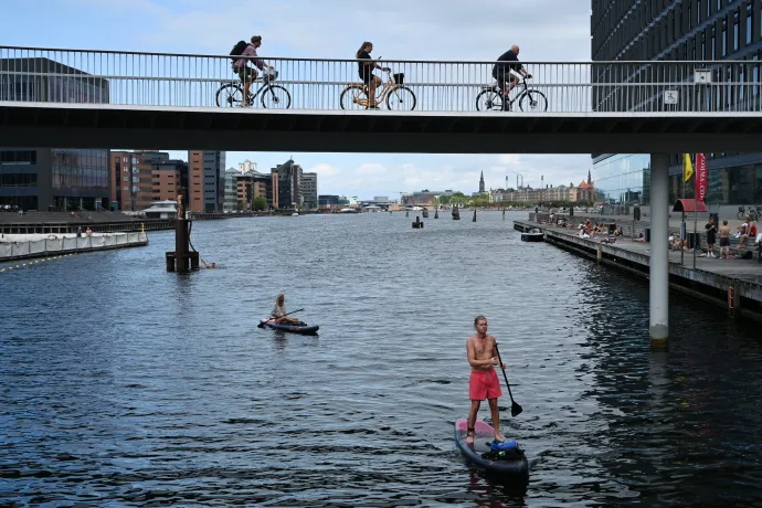 A Fisketorvet bevásárlóközpont környéke Koppenhágában 2023 nyarán – Fotó: Sergei Gapon / Anadolu / AFP