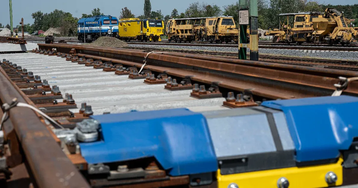 VSquare: Lázár minisztériumában poloskát gyanítottak a kínaiaktól ajándékba kapott modellvonatokban