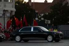 Budapestre is elhozta a kínai autóipar páncélozott csúcslimuzinját Hszi Csin-ping
