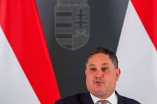 Újabb haladékot kaphatnak a lakossági hiteltörlesztők Nagy Márton szavai alapján