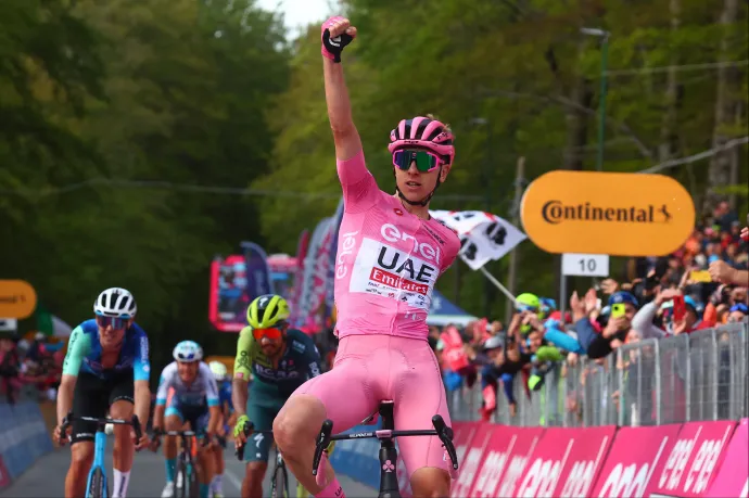 Pogačar kannibálmódba kapcsolt, már a harmadik szakaszát nyerte a Giro d'Italián