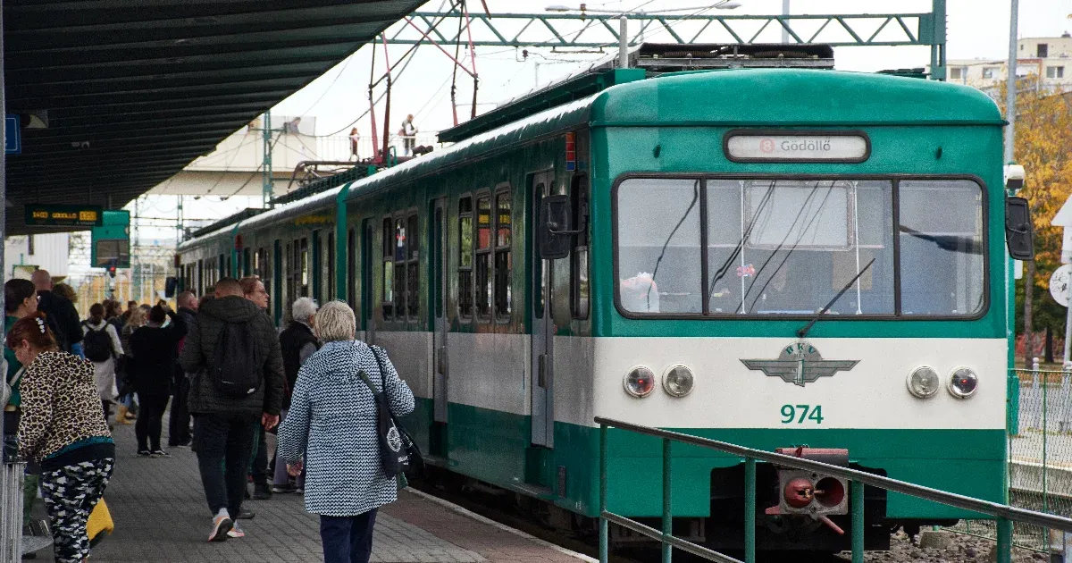 Késsel ugrottak neki egy férfinak az Örs vezér téri HÉV-megállóban, három embert kórházba vittek