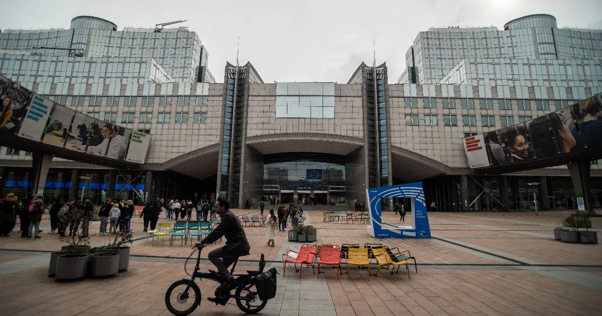 Eurobarométer: A megkérdezett magyarok 62 százaléka szerint rossz irányba mennek a dolgok az országban