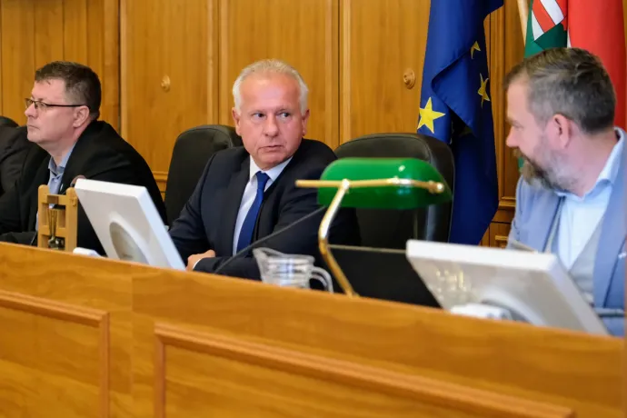 Élő adásban utalta át a város utolsó törlesztőrészletét Pécs ellenzéki polgármestere