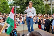 Magyar Péter: A Metropol hazudik, feljelentést teszünk a hazugságokat terjesztő propagandisták ellen