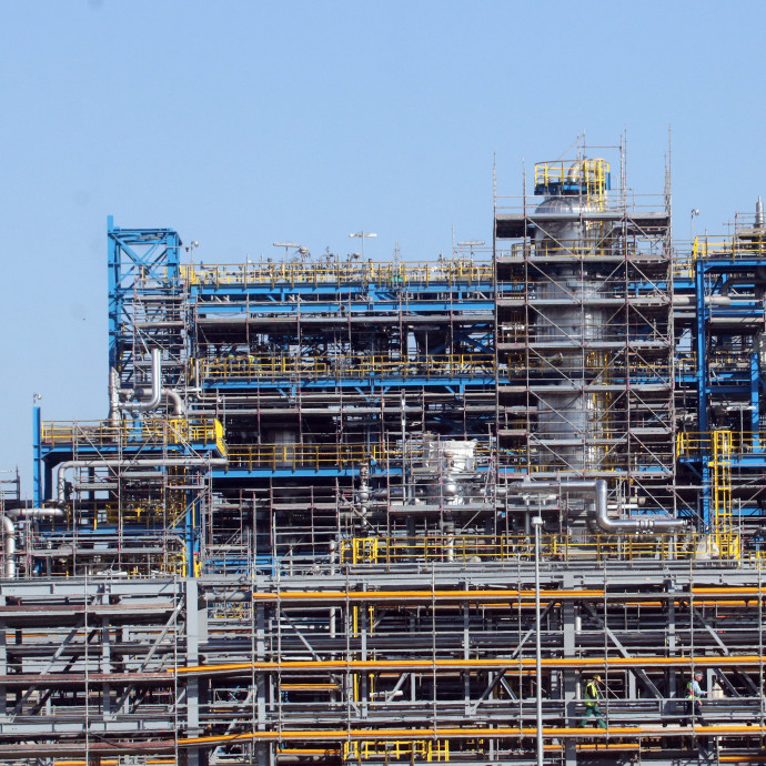 Tett a Mol egy fontos lépést, hogy ne függjön annyira a benzinkutaktól