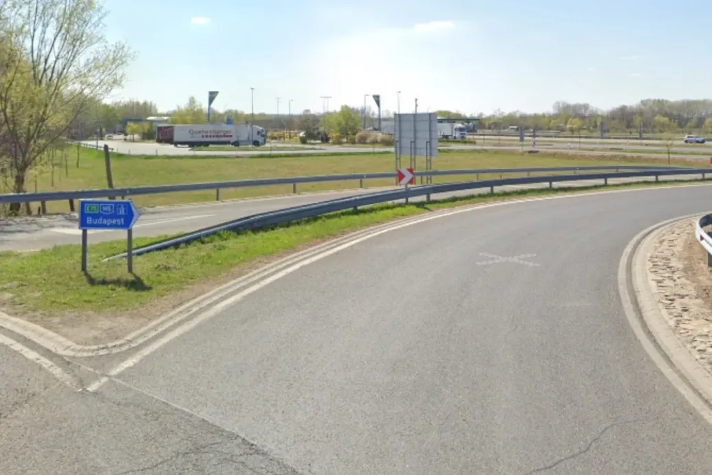 21,5 fokos autóban szállított 2,5 tonna csontos csirkemellet, mind megrohadt