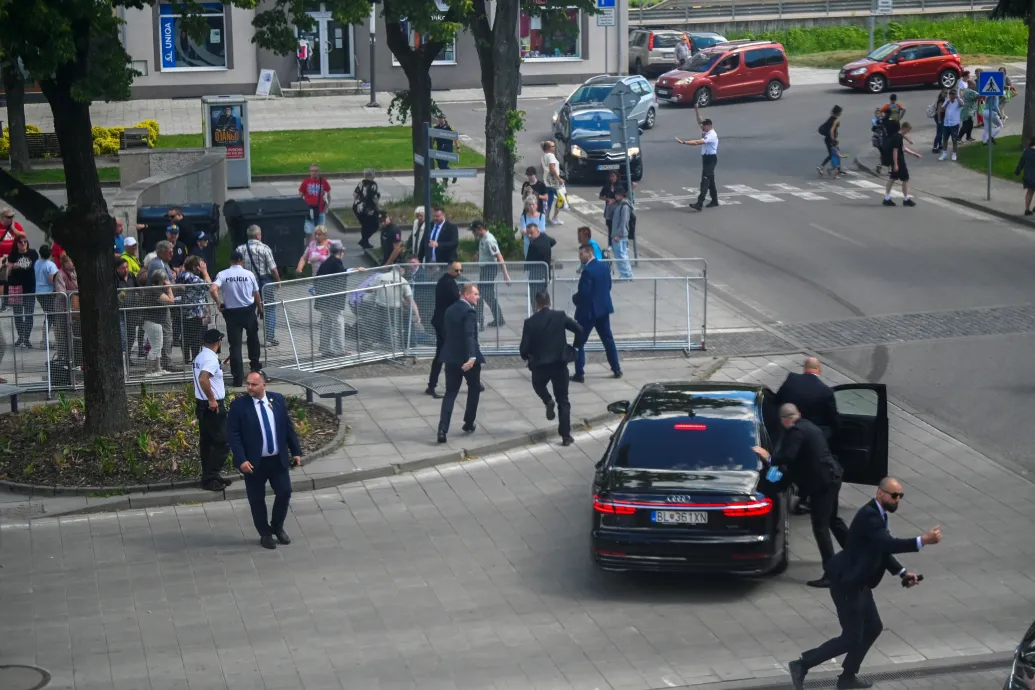 Európa politikusai sorra reagálnak a Robert Fico elleni merényletre