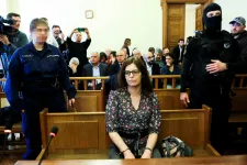 Óvadék ellenében kiengedik a börtönből a tavalyi antifa támadások miatt letartóztatott olasz nőt