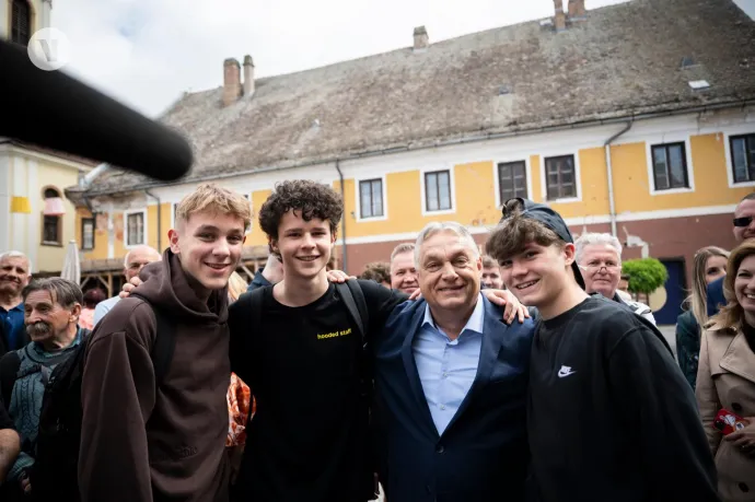 Hiába várja a pénzt Szentendre arra a belül romos épületre, ami előtt Orbán Viktor kampányolt