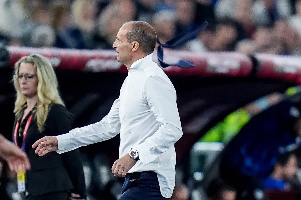 A negyedik bíróval őrjöngött, nyakkendőjét tépte Massimiliano Allegri, ki is rúgták