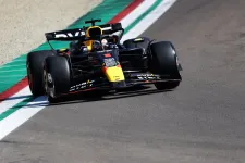 Verstappen nyerte az idei hetedik időmérőt is