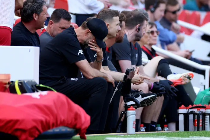 Jürgen Klopp a könnyeivel küszködve hallgatta a Liverpool himnuszát az utolsó meccsén