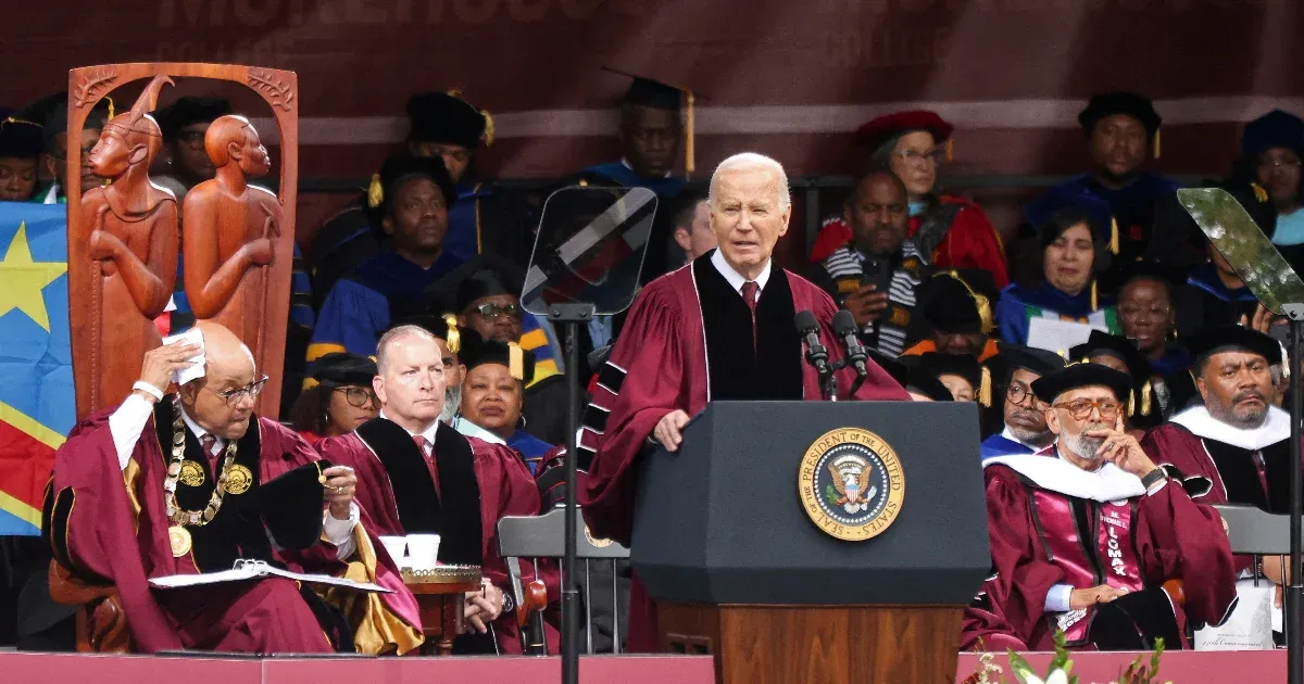 Amerikai diákok egy csoportja hátat fordított Bidennek, amikor gázai tűzszünetről beszélt