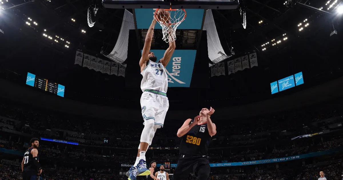 Kiesett a címvédő az NBA-ban, óriási fordítással főcsoportdöntős a Minnesota