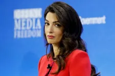 Amal Clooney is tanácsot adott az ICC ügyészének, aki Netanjahu és a Hamász vezetőinek letartóztatását kéri