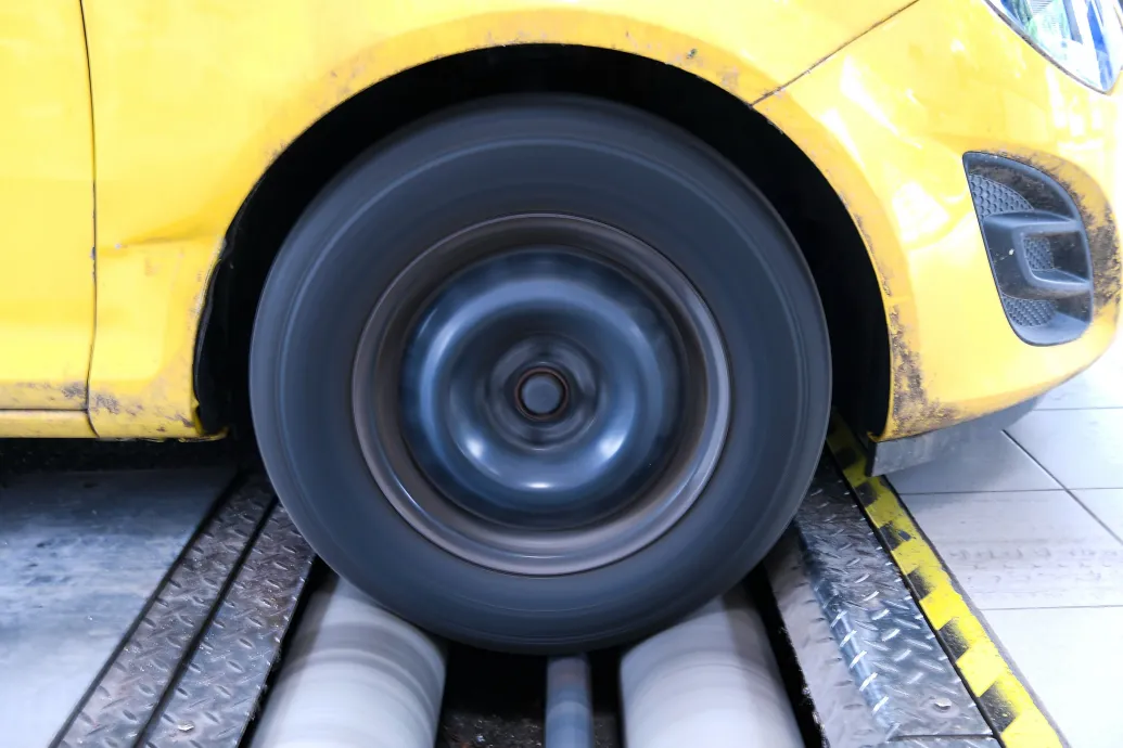 Torlódás várható az autók forgalmi vizsgájánál, egymillió műszaki jár le